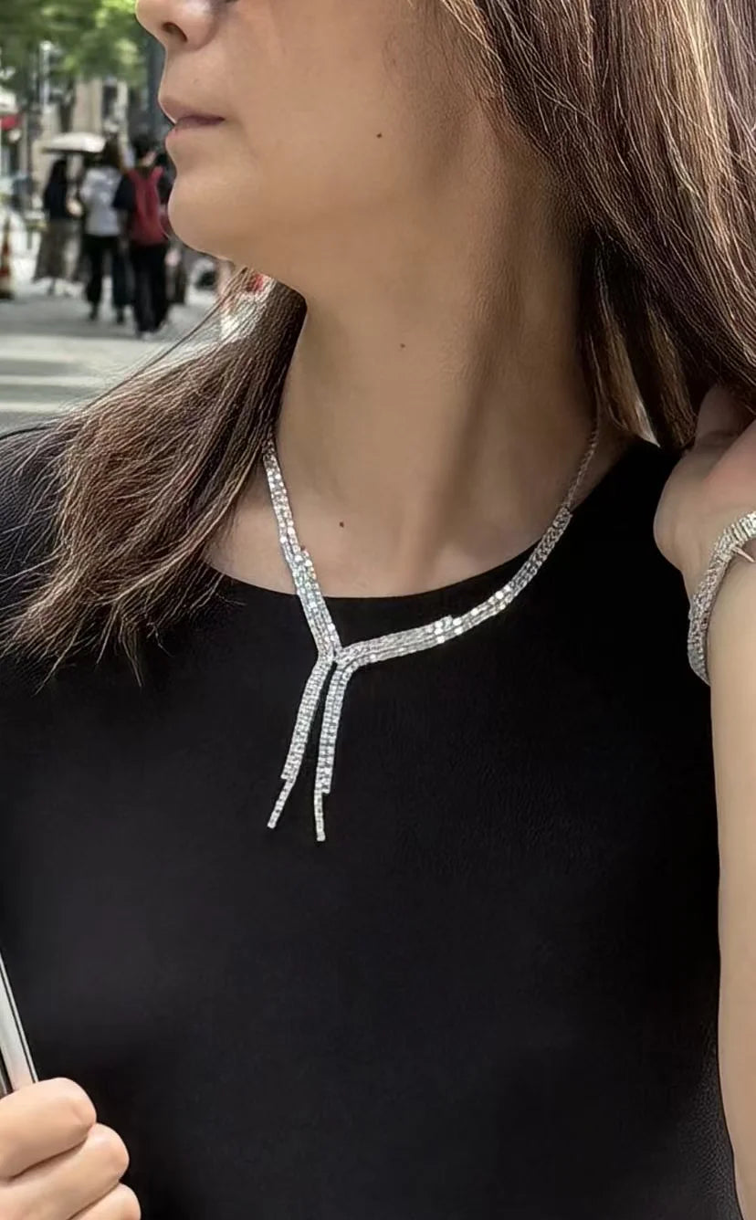 Emerald diamond necklace design