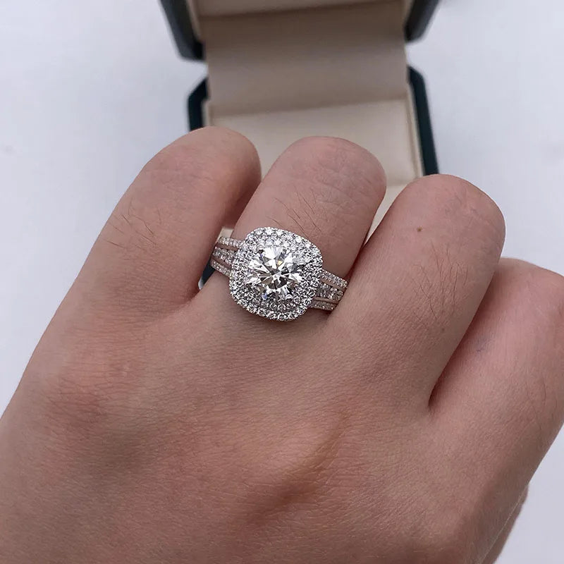Gold engagement ring with round lab-grown diamond double halo