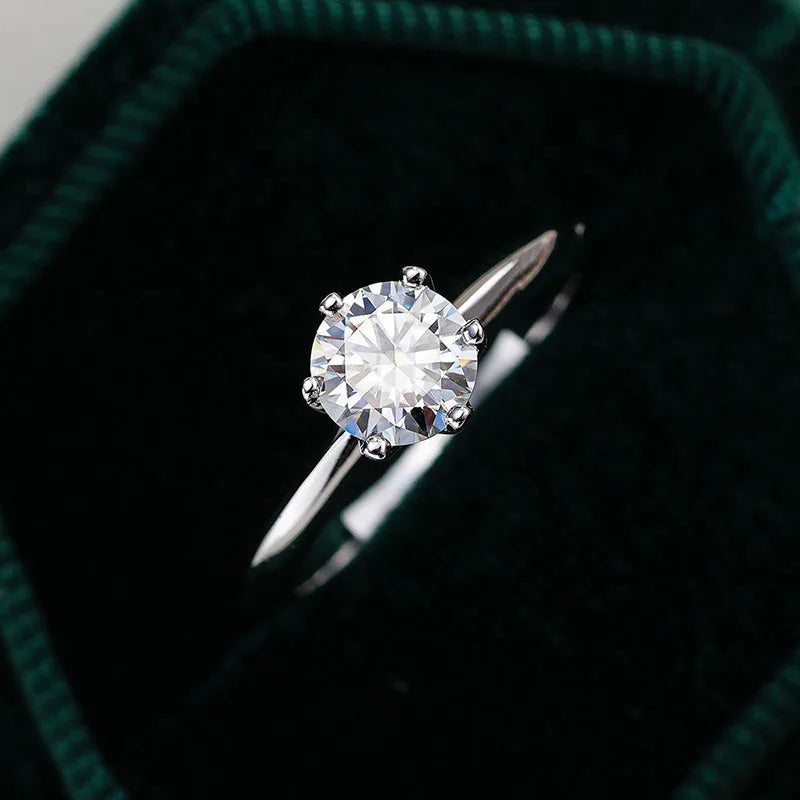 Jardin Lierre Brise Wedding Band