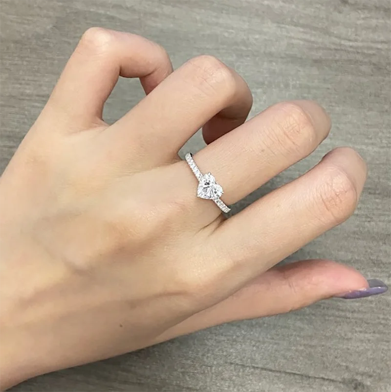 Heart diamond engagement ring